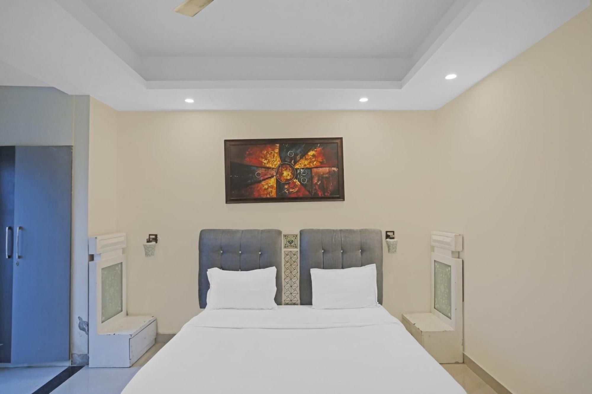 Super Hotel O Heart Beat Hotel Большая Нойда Экстерьер фото