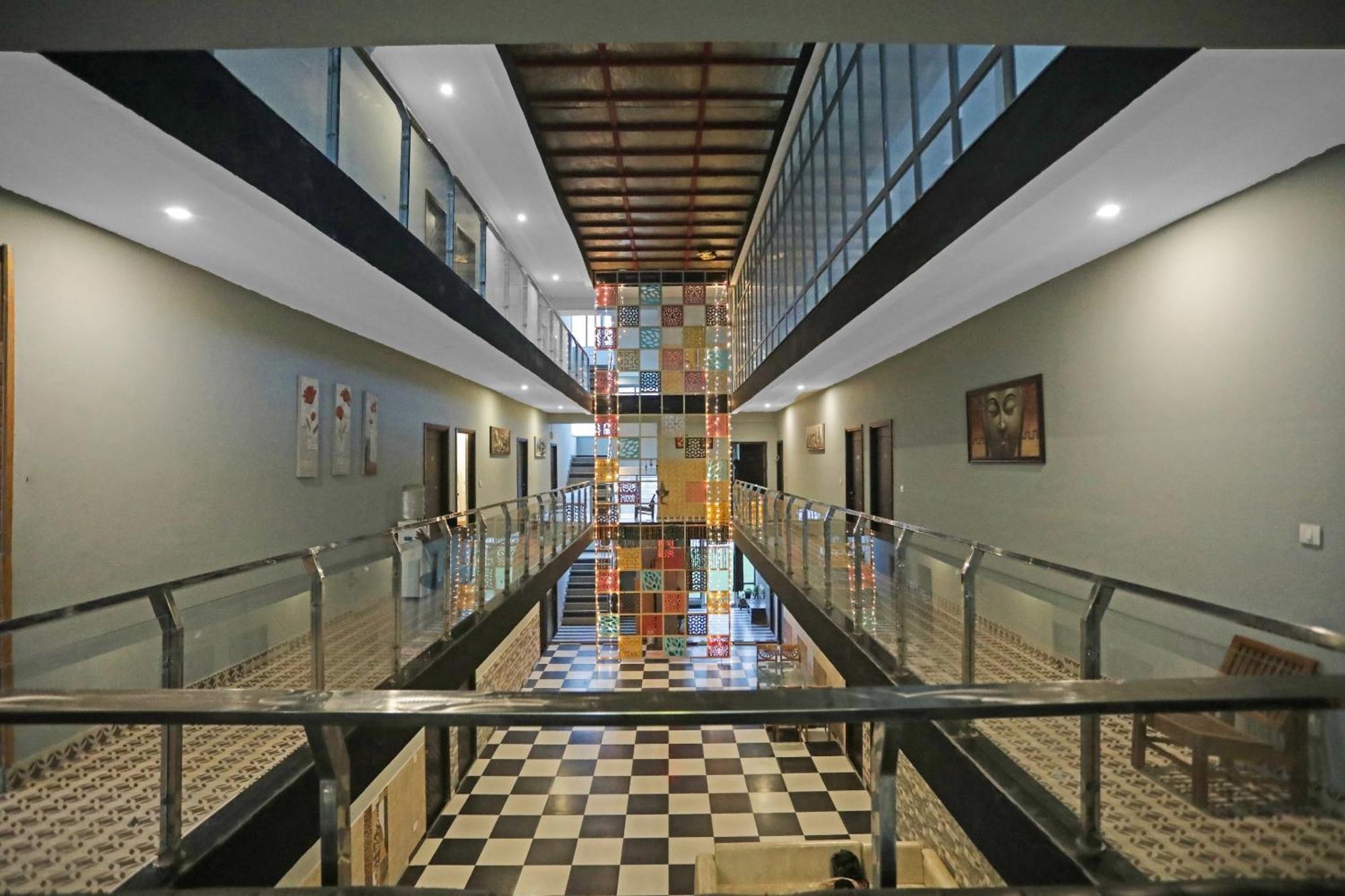 Super Hotel O Heart Beat Hotel Большая Нойда Экстерьер фото